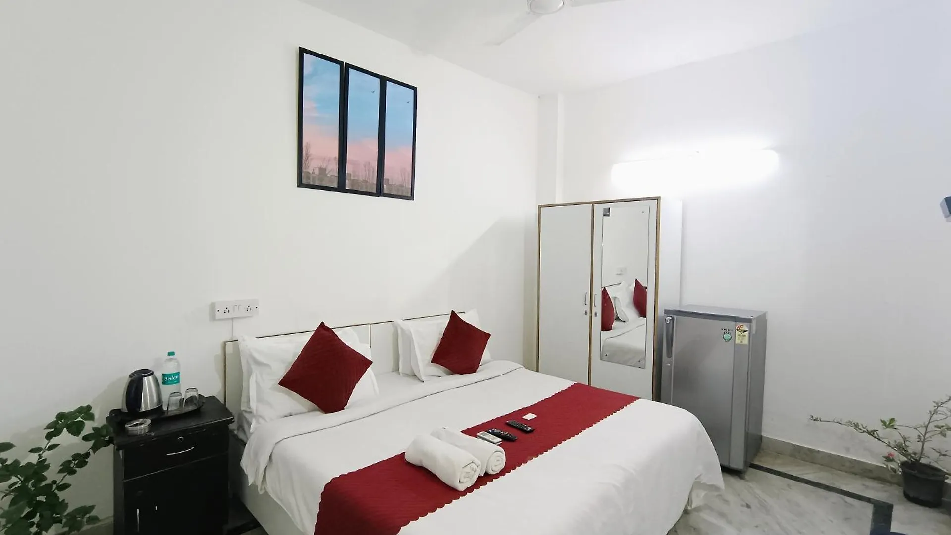Hotel Hauz Khas Fort View contacts